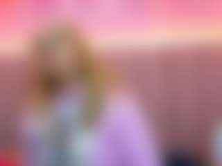 Live cam show with Queen - Spank on madthumbs
