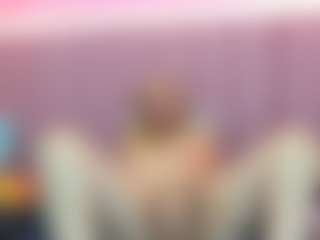 Live cam show with Queen - HD on Camsoda