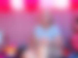 Live cam show with Queen - Tease on Camsoda