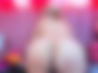 Live cam show with Queen - White on Camsoda | colombia