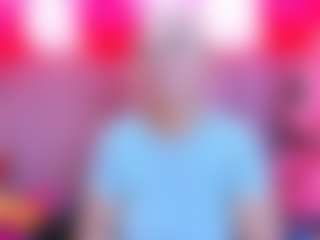 Live cam show with Queen - White on Camsoda | colombia