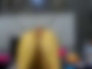 Live cam show with Queen - Green Eyes on Camsoda