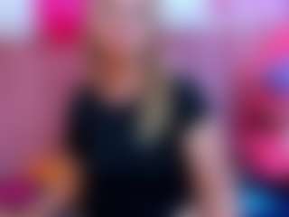 Live cam show with Queen - Blonde Hair on Camsoda