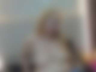 Live cam show with Queen - Drinking on CamSodaAdn
