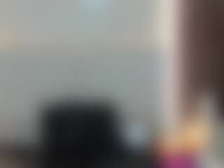 Live cam show with Queen - White on Camsoda | colombia