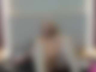 Live cam show with Queen - Big Tits on Camming Site
