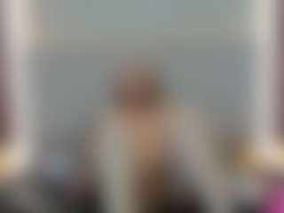 Live cam show with Queen - White on Camming Site | colombia