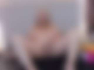 Show live cam dengan Queen - Brown Eyes di Camsoda