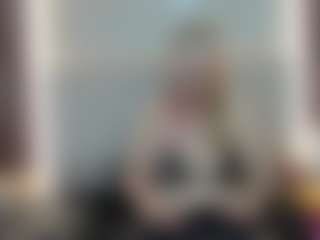 Live cam show with Queen - Drinking on liverealitysex.com