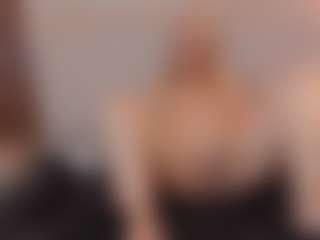 Live cam show with Queen - Green Eyes on LiveSexCams6