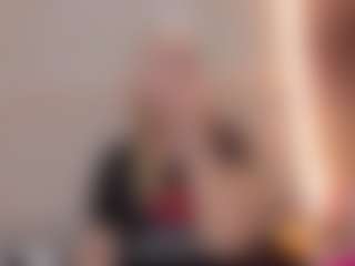 Queen's Live Sex Cam Show