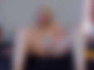 Live cam show with Queen - Green Eyes on ObeyMaria