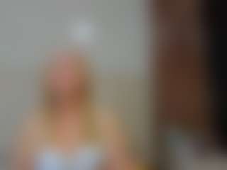 Live cam show with Queen - Small Tits on sexylivex.com