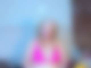 Live cam show with Queen - White on WildCum | colombia
