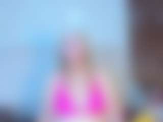 Live cam show with Queen - Drinking on WildCum