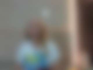 Live cam show with Queen - Large Tits on CamClone