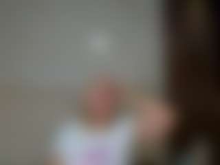 Live cam show with Queen - Large Tits on StripNow