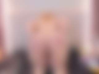Live cam show with Queen - White on Hubzter Live | colombia