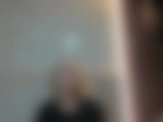 Live cam show with Queen Star - Green Eyes on SpunkLive