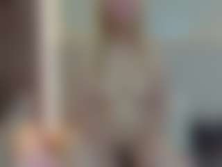 Live cam show with Queen Star - Large Tits on slutload