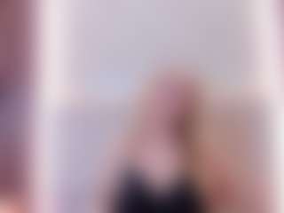 Live cam show with Queen Star - White on Camsoda | colombia