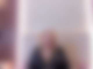 Live cam show with Queen Star - Spank on CamClone