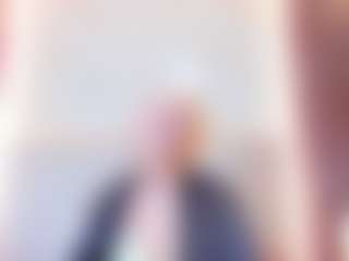 Live cam show with Queen Star - Small Tits on intimatelivegirls.com