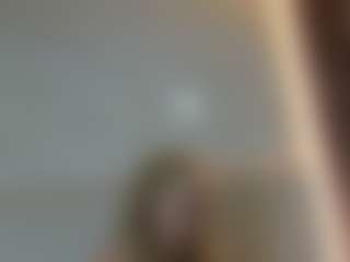 Live cam show with Queen Star - Small Tits on Camsoda