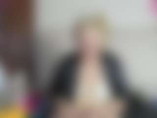 Live cam show with Queen Star - Big Tits on CamClone