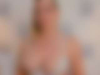 Live cam show with Mahiamontenegro - Middle Aged on Camsoda