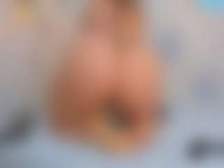 Live cam show with Mahiamontenegro - Blonde Hair MILF on Camming Site