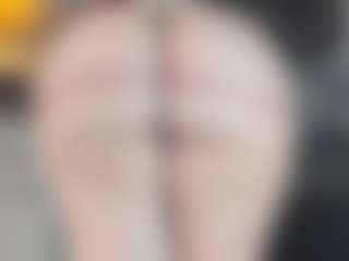 Live cam show with River Baby - Asshole on CamwithHer