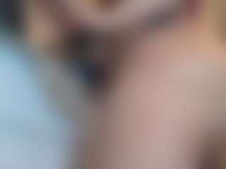 Live cam show with River Baby - Strip on CamwithHer