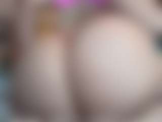 Live cam show with River Baby - Foot Fetish Blonde Hair on SinfulBabes