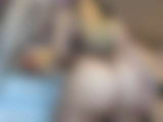 Live cam show with River Baby - HD Curvy on Camiplay Live