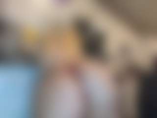 Live cam show with River Baby - Amateur Curvy on Camsoda