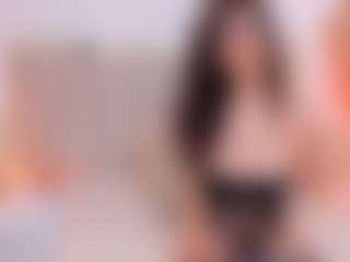 Live cam show with AmaraYasbel - Brown Hair MILF on Camsoda