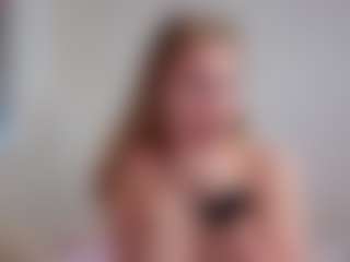CriseldaMarzella's Live Sex Cam Show