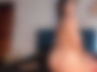 Live cam show with GahiaBelucci - Deepthroat on xDating