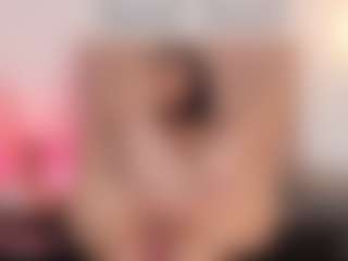 Live cam show with GahiaBelucci - Dildo on Camsoda