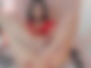 Live-camshow met GahiaBelucci - Spanks op Camsoda