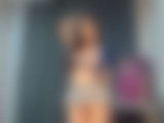 Live cam show with madisonmi - Teen (18+) on CamSodaAdn