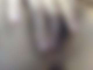 Live cam show with madisonmi - Fingering on AdultVida.com