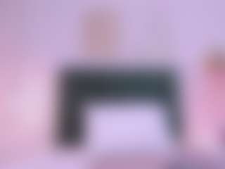 SeleneLujan MILF webcam performer live streaming