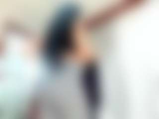 SeleneLujan MILF webcam performer live streaming