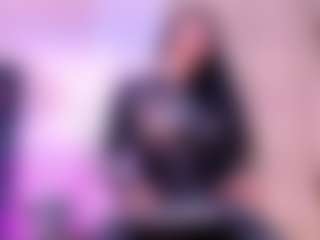 SeleneLujan MILF webcam performer live streaming