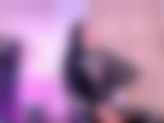 SeleneLujan MILF webcam performer live streaming