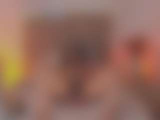 AnnaaBrooks MILF webcam performer live streaming