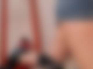 Live cam show with AnnaaBrooks - Average on Camsoda