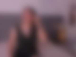 Live cam show with AnnaaBrooks - Mature on madthumbs